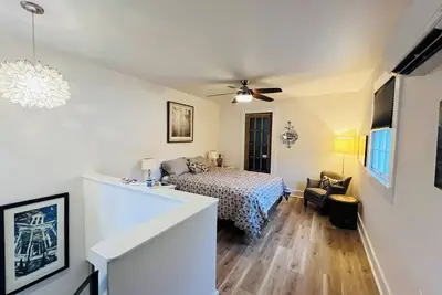 Image de Heart of Bywater - Charming, Safe 1-bedroom 2-story cottage with Ac/Heat WiFi