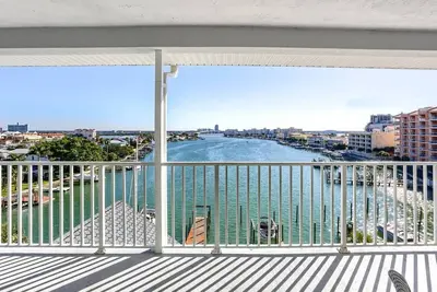 Prime Spot! | Walk to Beach, Dining & Shops