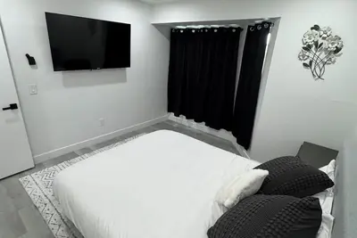 Image de Clean and Modern 4 Bedroom vacation home