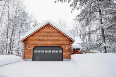 Image de PineHaus - 3 Bedroom Cabin w/ Game Room, Fireplace, Private Sauna