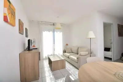 Image de Eine schöne Wohnung in einer Residenz mit Pool