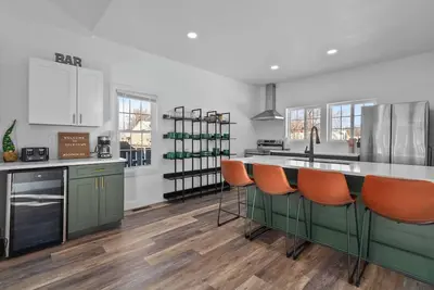 Image de Completely Renovated on Lombardi - 3 blocks to Lambeau Field