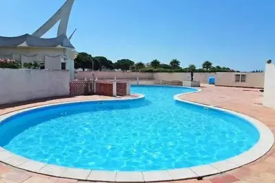 Image de Port Camargue T2 renoviert, voll ausgestattet, 1. Linie Meer, SĂĽdstrand bei 50m, Schwimmbad, Tennis, Klimaanlage