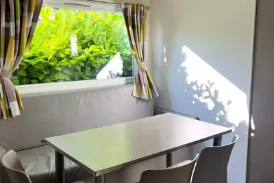 Image de Mobilheim - 30-35 m2 - 2 Schlafzimmer mit Terrasse 4 Personen