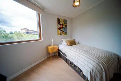 Image de Comfortable apartment steps away from Llanquihue Lake in Puerto Varas.