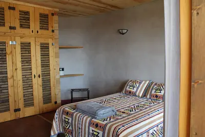 Image de Pet Friendly Earthship in the biggest Off-The-Grid community in the Us