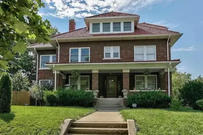 Historic Field Club Retreat Spacious Stay for 12