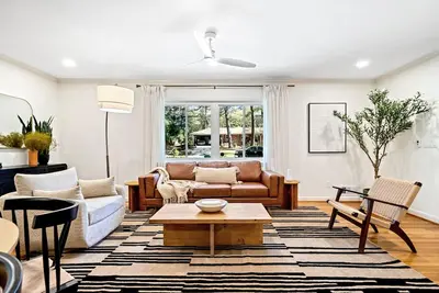 Image de Large Family Rental - 6 Bed /4 Ba near Emory/Cdc/Choa with Private Home Gym