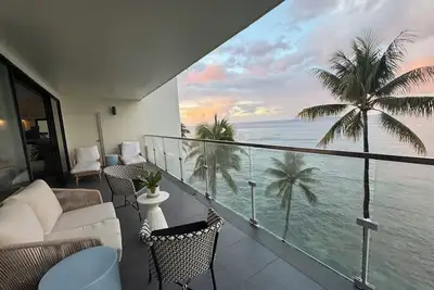 Image de 3 Month Min; No instant bookings: 3-bdrm Floor thru; Chill; Magical Apt/Location