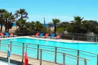 Image de Camping 4 étoiles - Piscine  - ccb0b0g