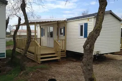 Image de Camping 4 étoiles - Piscine  - ccb0b0h