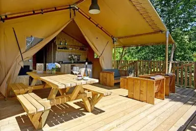 Image de Camping 3 étoiles - Piscine - ccb0dic
