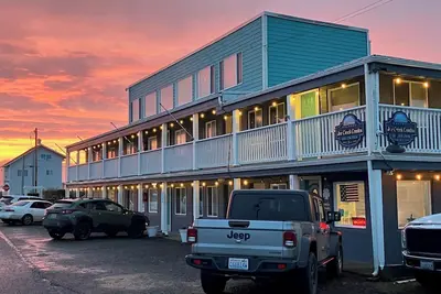 Image de Moments to beach. Two queen beds, full kitchen with essentials. Dog friendly.