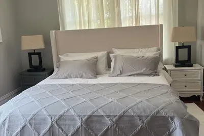 Image de Second-floor charming 2-bedroom apartment in High Point
