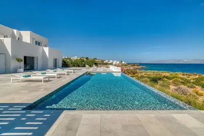 Image de Maison spectaculaire pour 10 personnes avec vue imprenable sur la mer près de Golden Beach