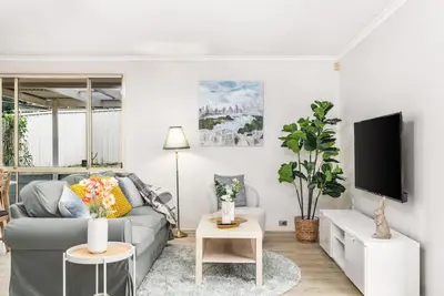 Image de StayAU Cozy 3br Suburban Retreat in Ingleburn
