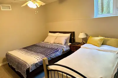 Image de Elegant Spacious Private Unit w/Free parking. Perfect for Family Stay!