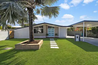 Image de Superb Coastal Hideaway Walk to Alex Headland