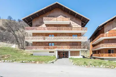Image de Appartement 'Les Arolles' avec vue sur les montagnes, piscine partagée et balcon