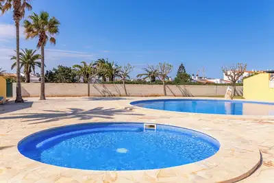 Image de Appartement 'Precioso En Ciudadela' avec piscine privée, terrasse privée et climatisation