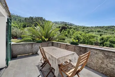 Image de Appartement 'Girasole' avec vue sur les montagnes, piscine partagée et Wi-Fi