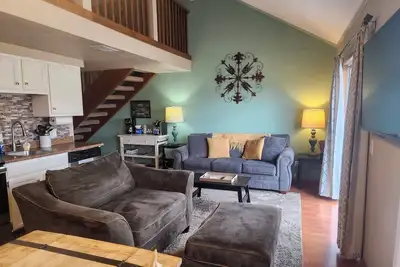 Image de 2br Cozy Condo ~ Centrally Located ~ Free Tickets Included! (Fc25-7)