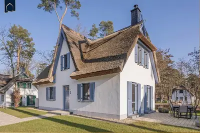 Image de Vacation home \"Lütten Reet\" - Relax and experience: Your dream vacation in the vacation home \"Lütten Reet\"!