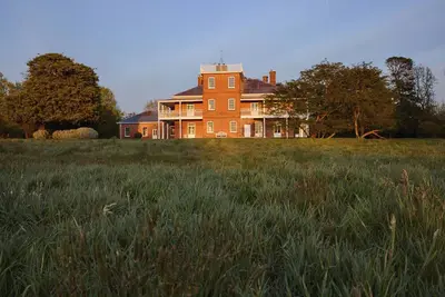 Image de Highclere Farm - A Mansion Homestead Where Fresh Country Air Awaits You!