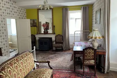 Image de 350-year-old Typical French Villa, gated garden, swimming pool, private parking.