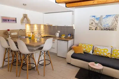 Image de Charming 1-bedroom apartment with kitchen, Ac, WiFi, Tv in center of Split