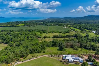 Image de Private Seaside Cottage | Rainforest Setting | Walk to Beach | Sleeps 3