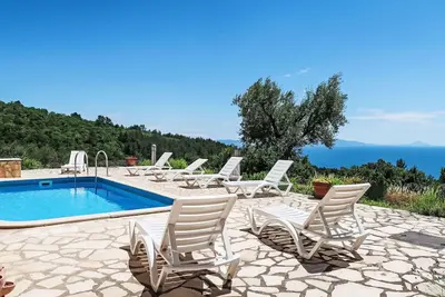 Image de Confortable appartement avec piscine, Wifi, climatisation, Tv, terrasse et animaux admis