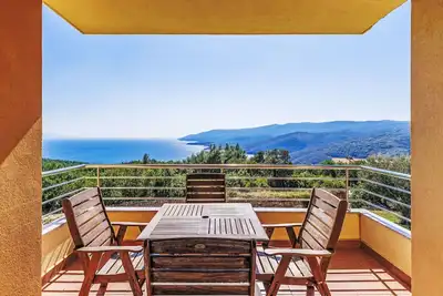 Image de Joli appartement avec Wifi, piscine, climatisation, Tv, terrasse et animaux admis