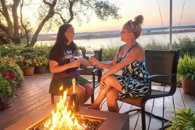 Image de Granbury Lake Front Home, 4 bedroom, 3. 5 bath, dock with lift, Jet ski, fishing