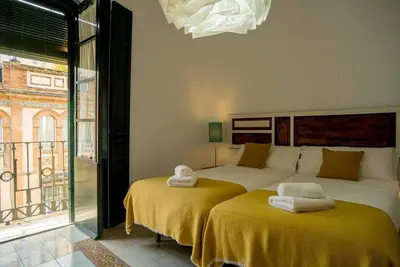 Image de Maison XIXe siècle restaurée, cœur de Séville, 2 chambres, proche monuments