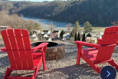 Image de Wildcat Ridge sits on half an acre with miles of views of the New River!