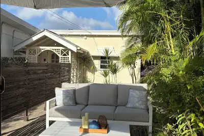Image de Palm Cottage - Sunset Crest, close to the beach and swimming pool