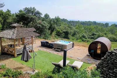Image de Gîte exclusif Jacuzzi vue 160°