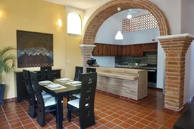 Image de Relaxing Escape in a Local Neighborhood w/ Rooftop –Near Zona Romantica & Beach