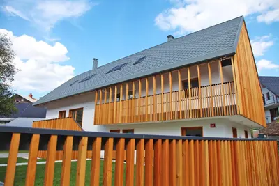 Image de Apartment Jurijana - New 4-Bedroom Triplex with Sauna & Garden