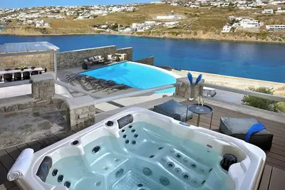 Luxury Villa Sadia by Alpha Omega Mykonos - Pool & Heated Jacuzzi.