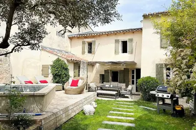 Image de Maison plein centre du village à Eyragues 5mn de St Remy de Provence
