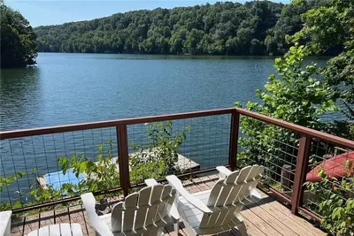 Image de Winding Down at Lake Ann - Stunning Views Await!