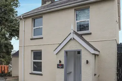 Image de A stylish cottage set a few minutes’ walk away from the entrance to Portmeirion Italianate Village.