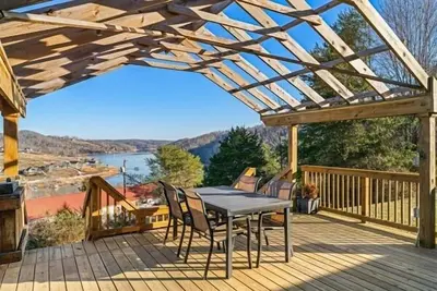 Image de Lakeview Gem with boat slip
