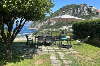 Image de Charming 2 bedrooms, 2 bathroom luxury apartement. Wonderful view on the gulf
