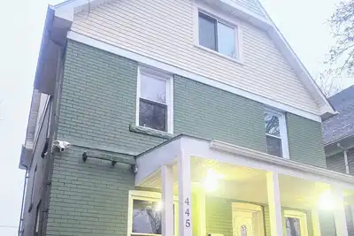 Image de Modern & Renovated 4 Bedroom Apt - 5 min walk to the Falls