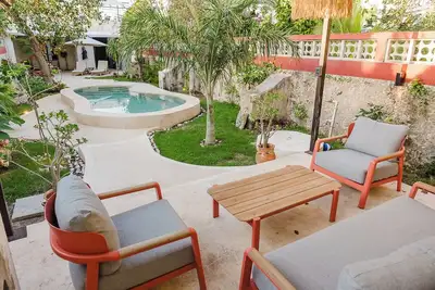 Image de Comfortable 3-bedroom house with Ac, WiFi and pool in Campeche's historic center
