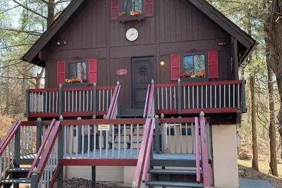 Image de The Cuckoo Chalet, Get-Away Cabin near Historic Harpers Ferry, West Virginia