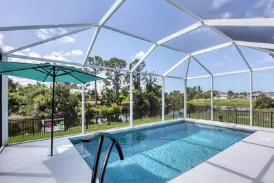 Image de Waterfront Escape: Heated Saltwater Pool & Canal Views! !